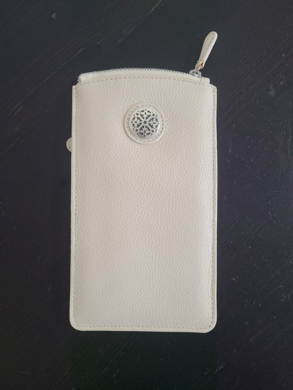 NWOT Brighton Ferrara Eyeglass Pouch Cream Leather